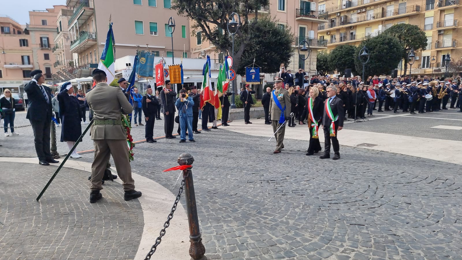 4 NOVEMBRE