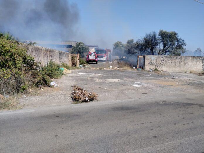 Incendio via Cinque Miglia