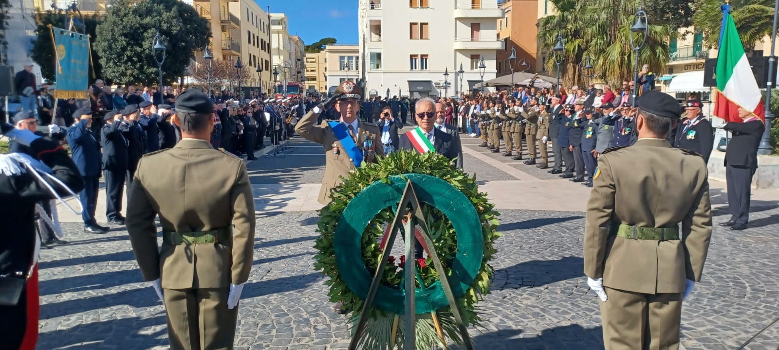 Foto Sindaco deposizioni fiori