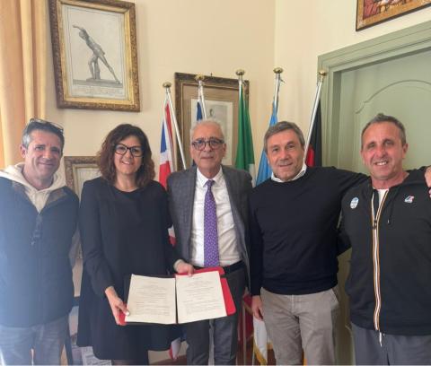La foto dopo la firma del protocollo