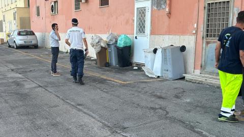 Uno dei controlli della Polizia locale