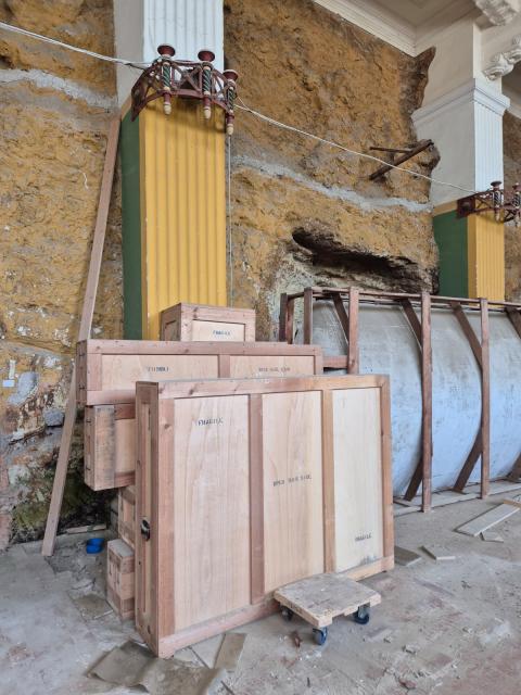 Il sopralluogo e i primi lavori al Salone Pompeiano
