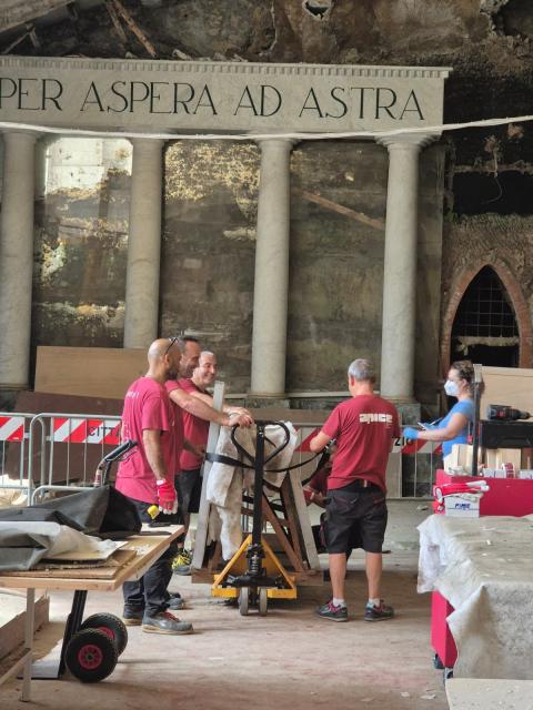 Il sopralluogo e i primi lavori al Salone Pompeiano
